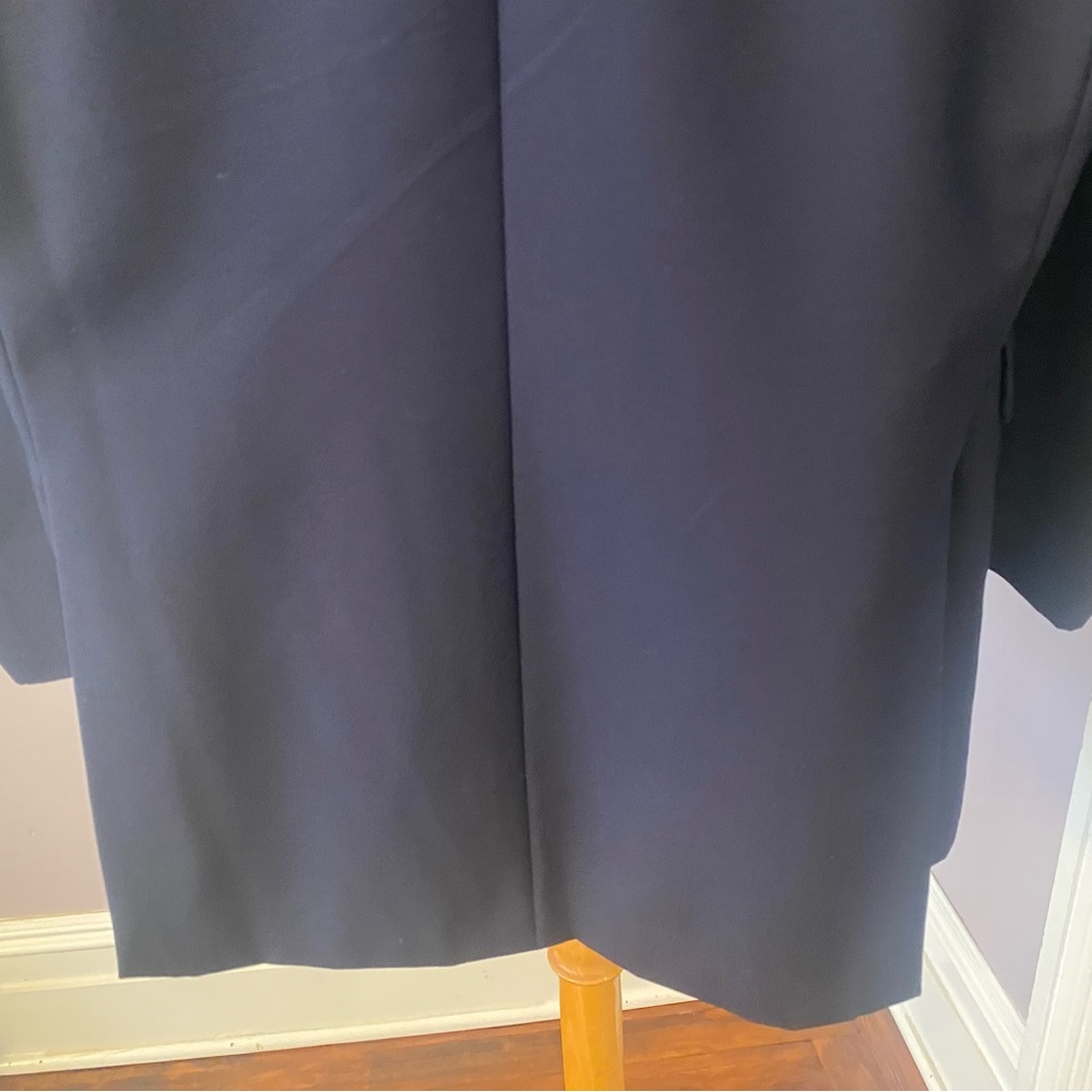 Men’s classic Brooks Brother’s blazer/sport coat in navy 43R. - Picture 10 of 10